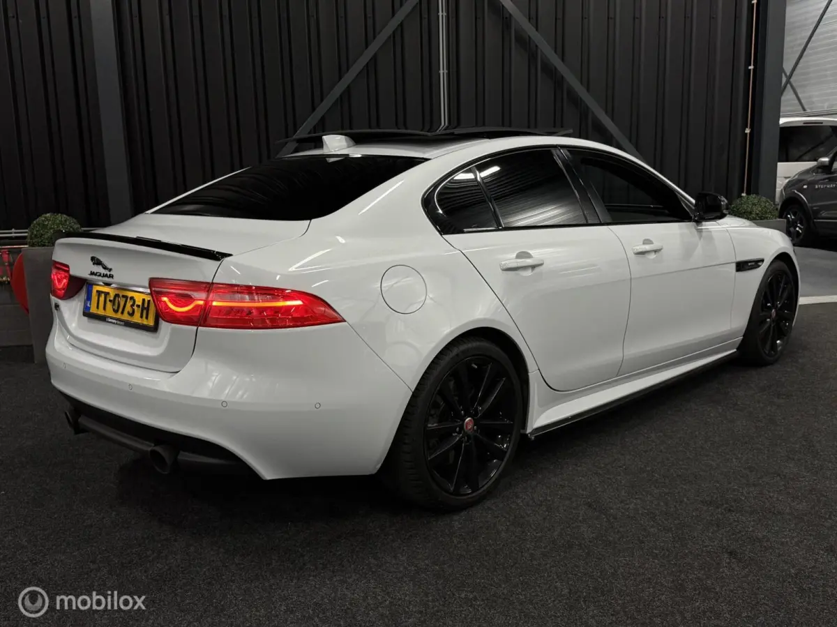 P250 2.0T R-sport BOMVOL! Pano|Meridian|Carplay