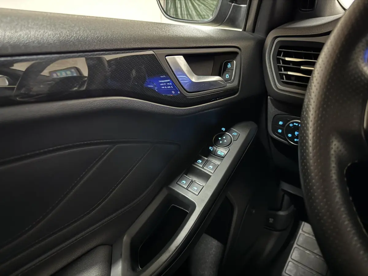 2.3 EcoBoost ST-3 Pano Camera Recaro Navi Stoelv