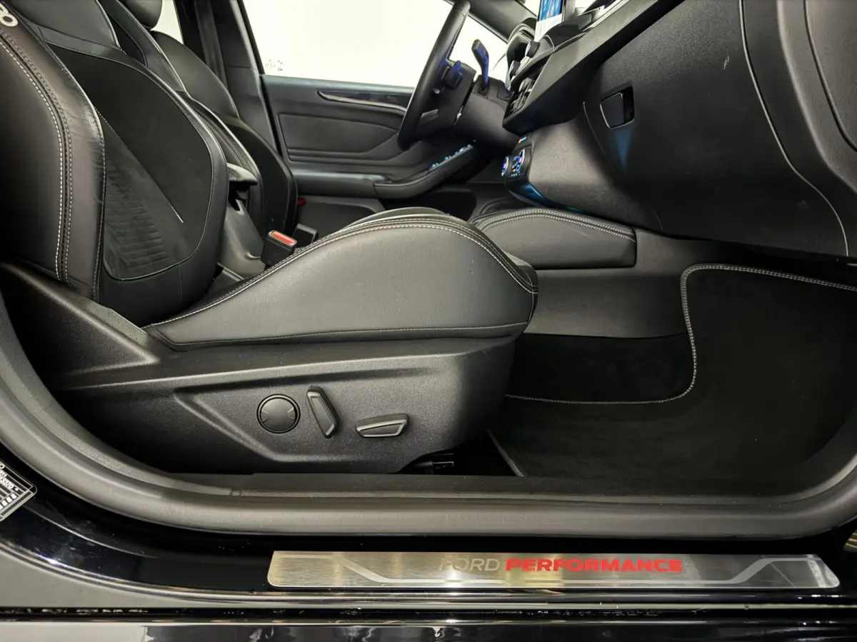 2.3 EcoBoost ST-3 Pano Camera Recaro Navi Stoelv
