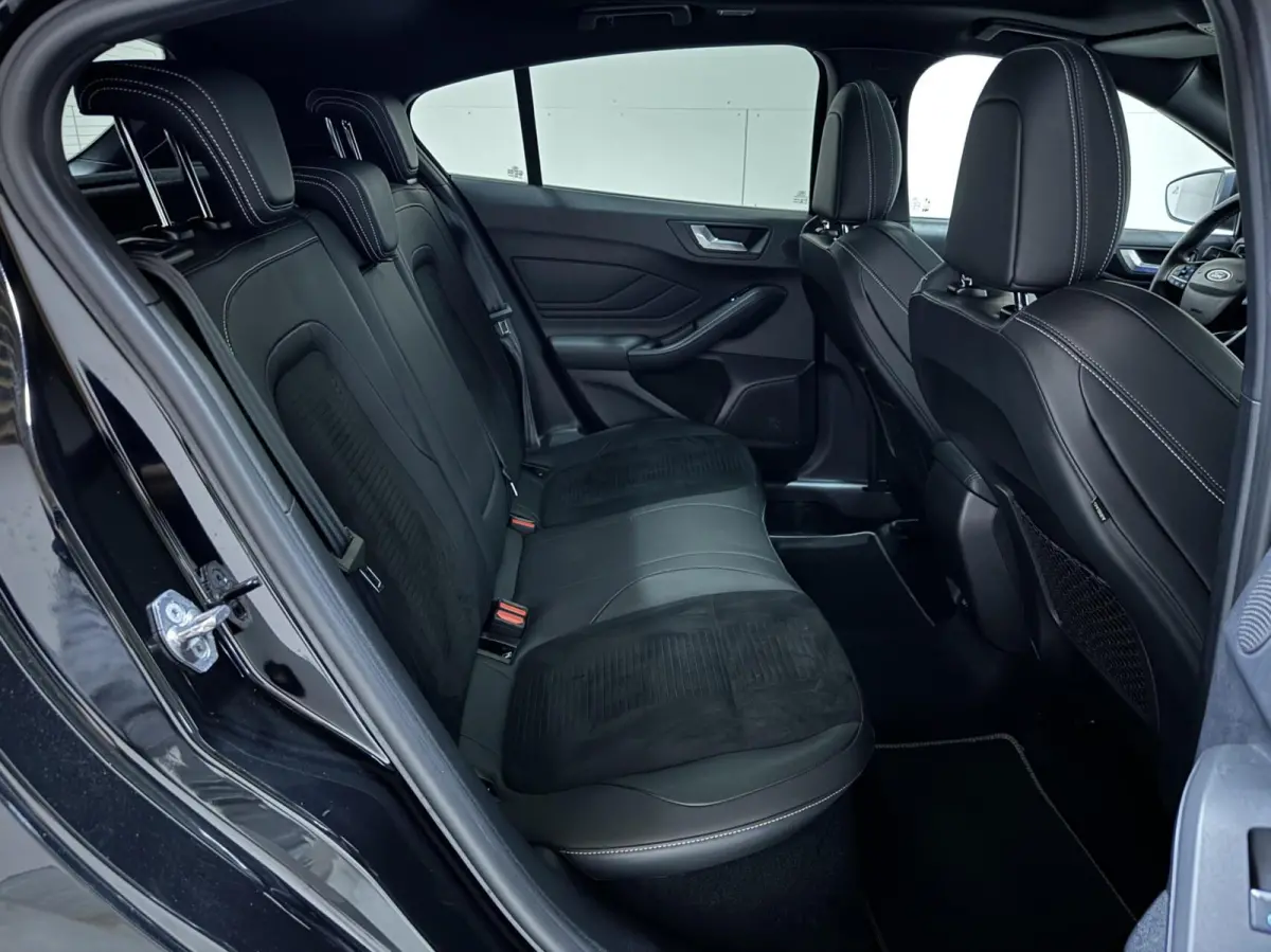 2.3 EcoBoost ST-3 Pano Camera Recaro Navi Stoelv
