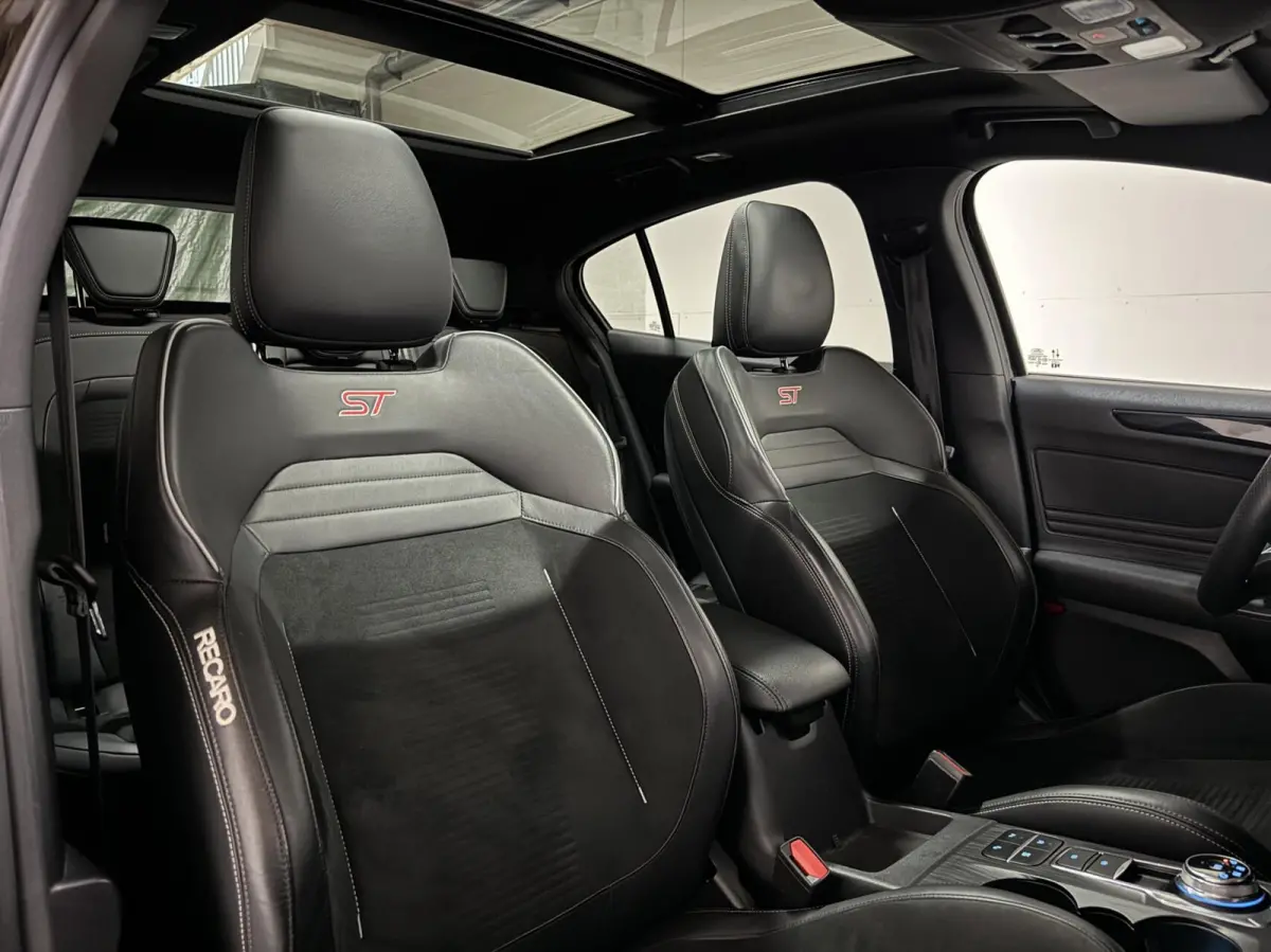 2.3 EcoBoost ST-3 Pano Camera Recaro Navi Stoelv