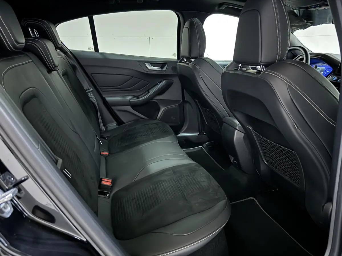 2.3 EcoBoost ST-3 Pano Camera Recaro Navi Stoelv