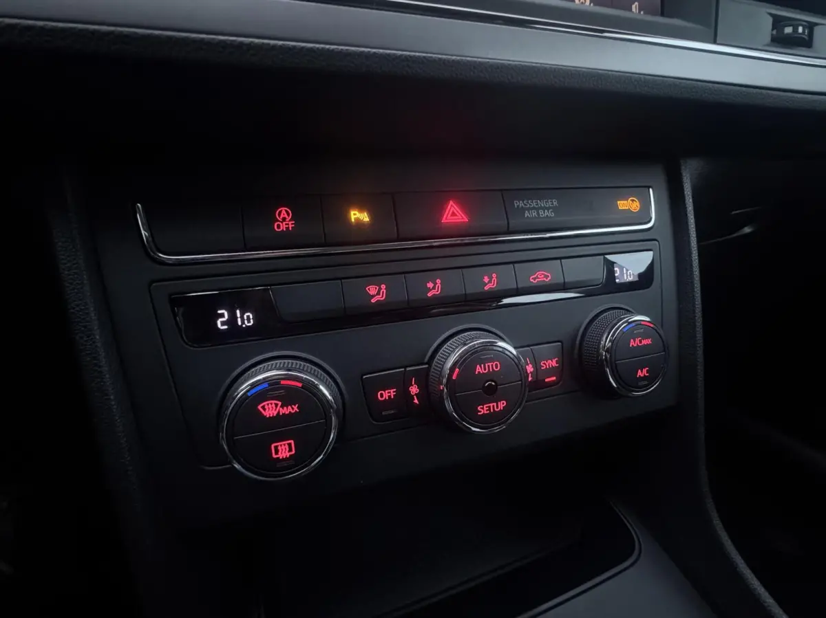 1.6 TDI Reference Airco Carplay Front assistent
