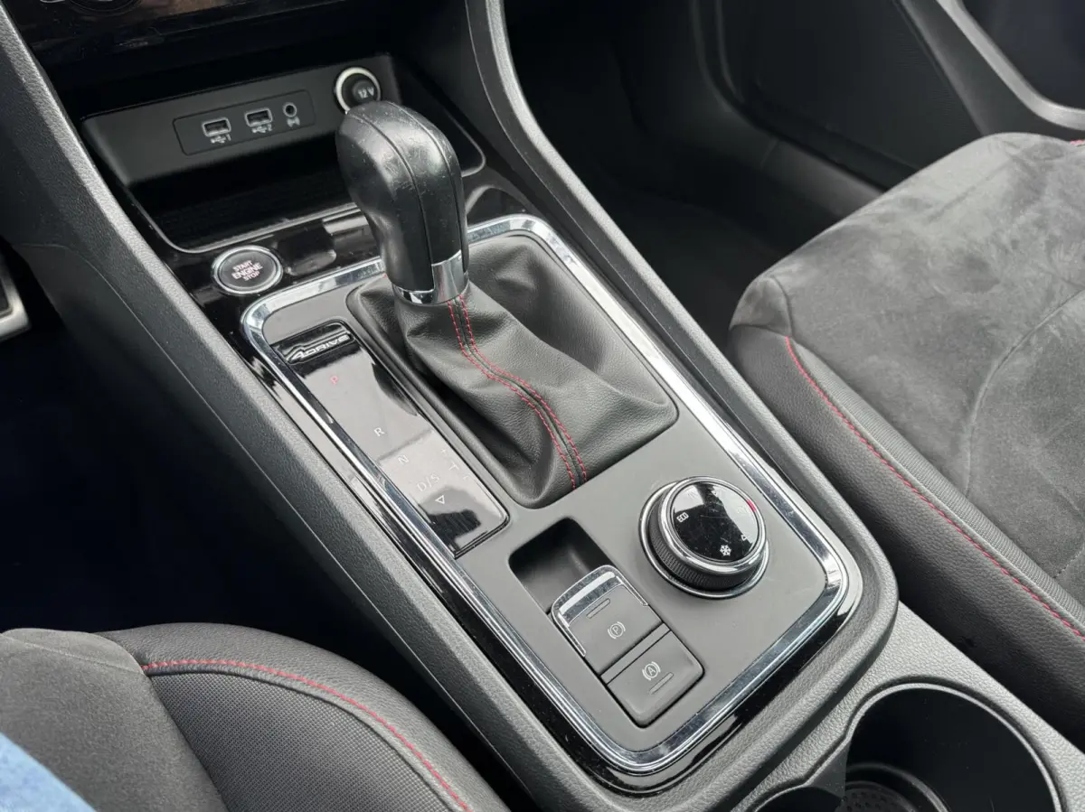 2.0 TSI FR 4DRIVE Panoramadak 360 Camera Carplay