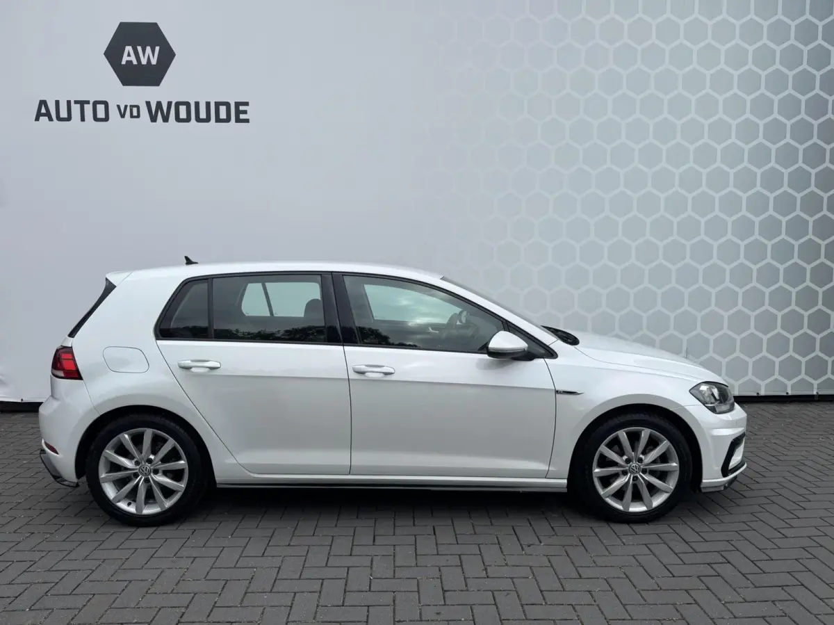 1.6 TDI Highline Business R-line Carplay Parelmoer