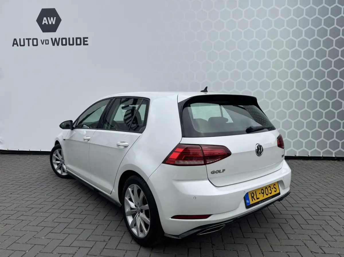 1.6 TDI Highline Business R-line Carplay Parelmoer