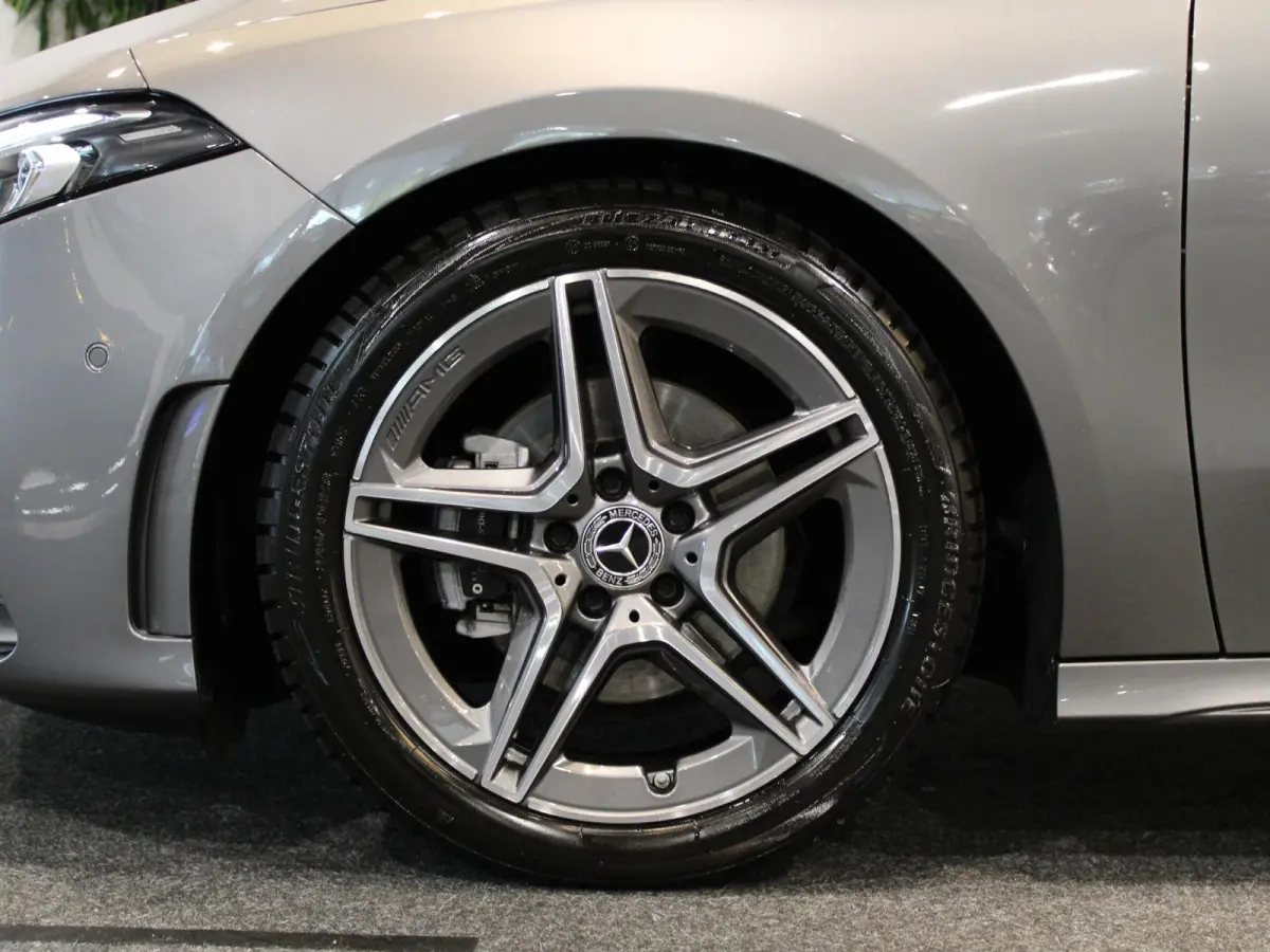 Hatchback 180 Business Solution AMG | Trekhaak