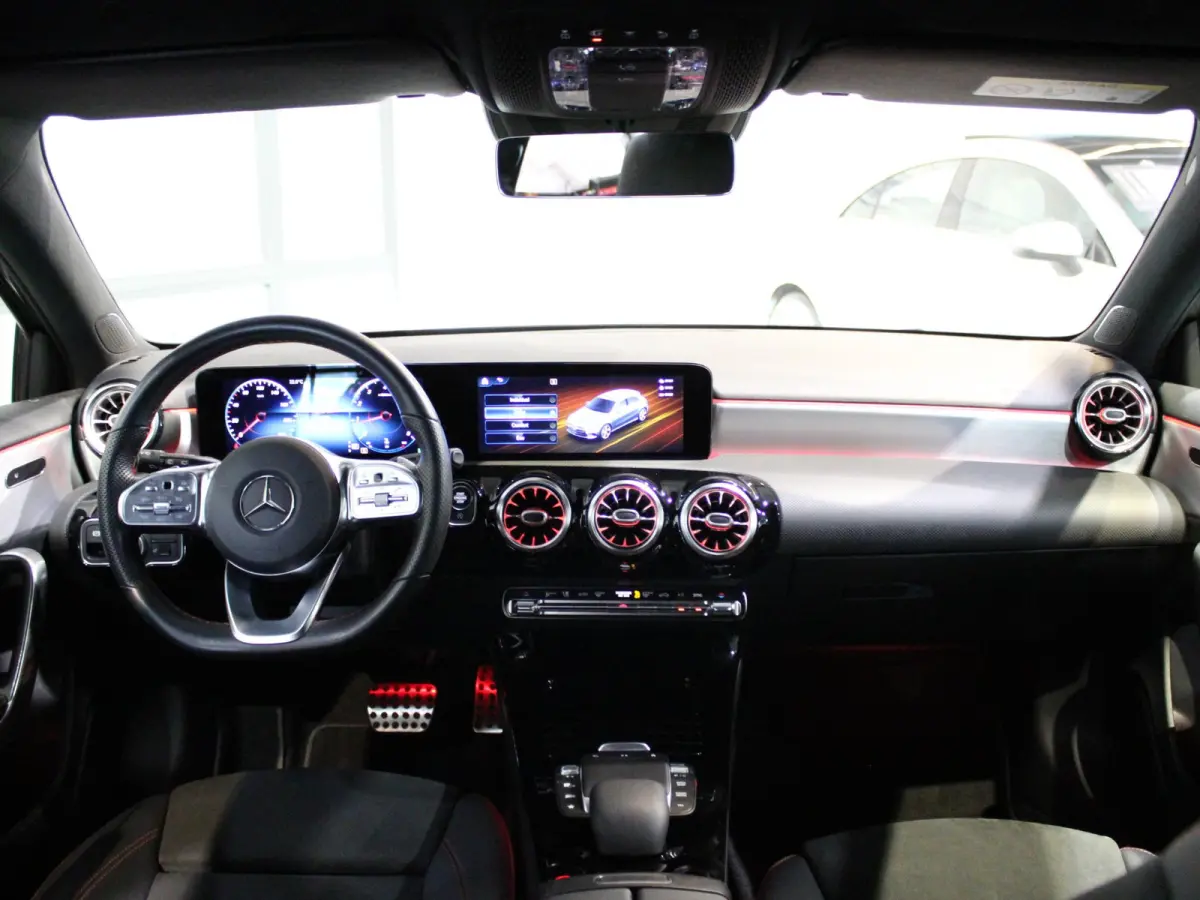 Hatchback 180 Business Solution AMG | Trekhaak