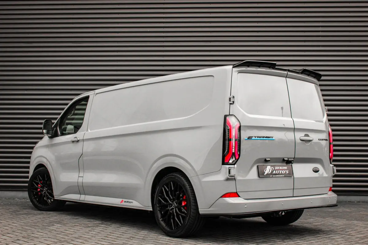 340 L2H1 Limited 65 kWh 218PK / JB- EDITON / CAMERA / 328KM RANGE / APPLE CARPLAY /DRIVERS- PACK/ FULL OPTIONS