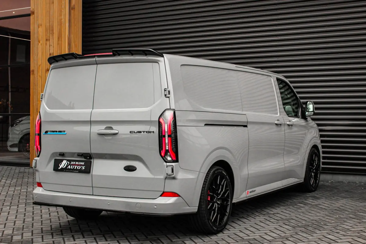 340 L2H1 Limited 65 kWh 218PK / JB- EDITON / CAMERA / 328KM RANGE / APPLE CARPLAY /DRIVERS- PACK/ FULL OPTIONS