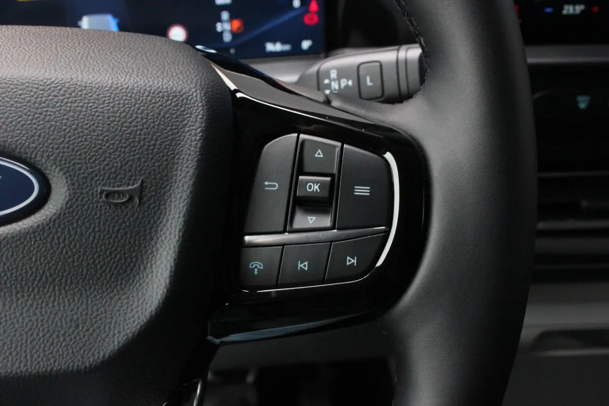 340 L2H1 Limited 65 kWh 218PK / JB- EDITON / CAMERA / 328KM RANGE / APPLE CARPLAY /DRIVERS- PACK/ FULL OPTIONS