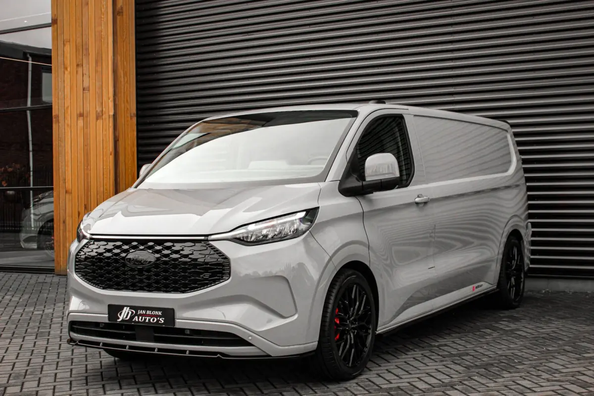 Cust. 340 L2H1 Limited 65 kWh 218PK / JB-EDIITON / CAMERA / 328KM RANGE / APPLE CARPLAY /DRIVERS-PACK /FULL OPTIONS