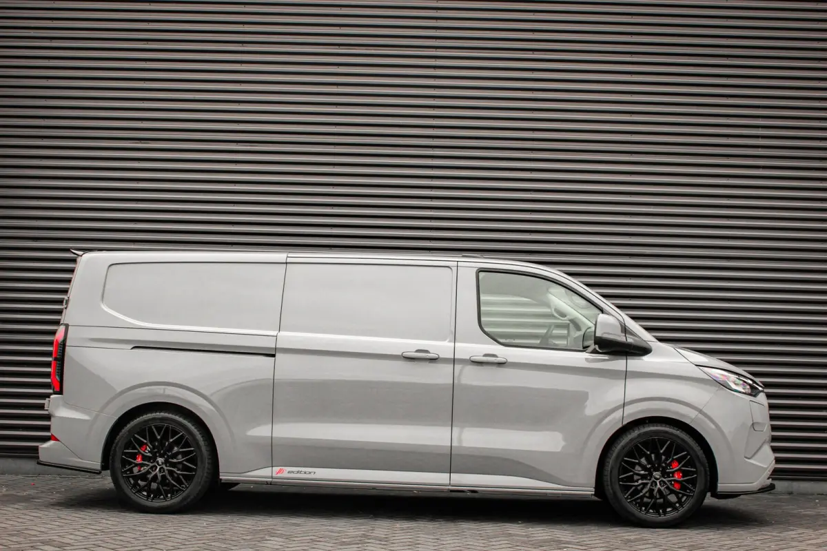 340 L2H1 Limited 65 kWh 218PK / JB- EDIITON / CAMERA / 328KM RANGE / APPLE CARPLAY /DRIVERS- PACK/FULL OPTIONS