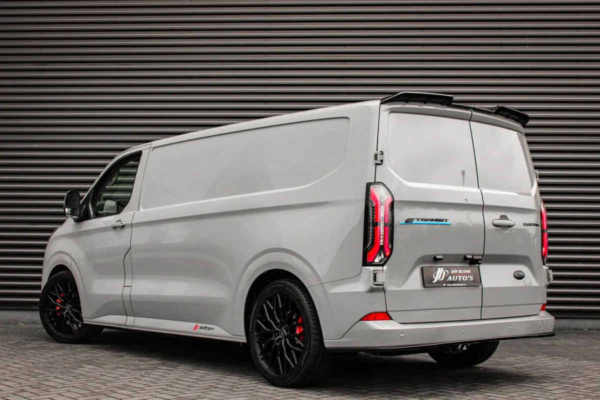 340 L2H1 Limited 65 kWh 218PK / JB- EDIITON / CAMERA / 328KM RANGE / APPLE CARPLAY /DRIVERS- PACK/FULL OPTIONS