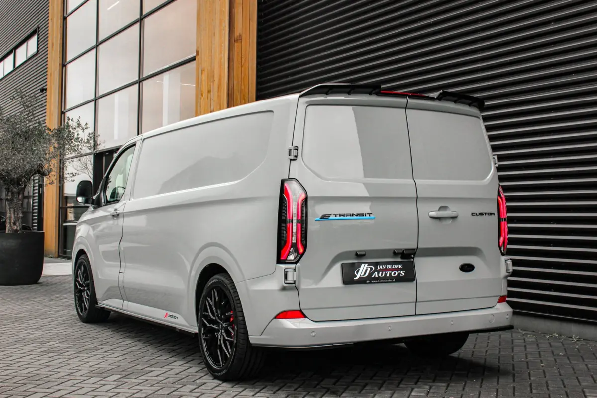 Cust. 340 L2H1 Limited 65 kWh 218PK / JB-EDIITON / CAMERA / 328KM RANGE / APPLE CARPLAY /DRIVERS-PACK /FULL OPTIONS