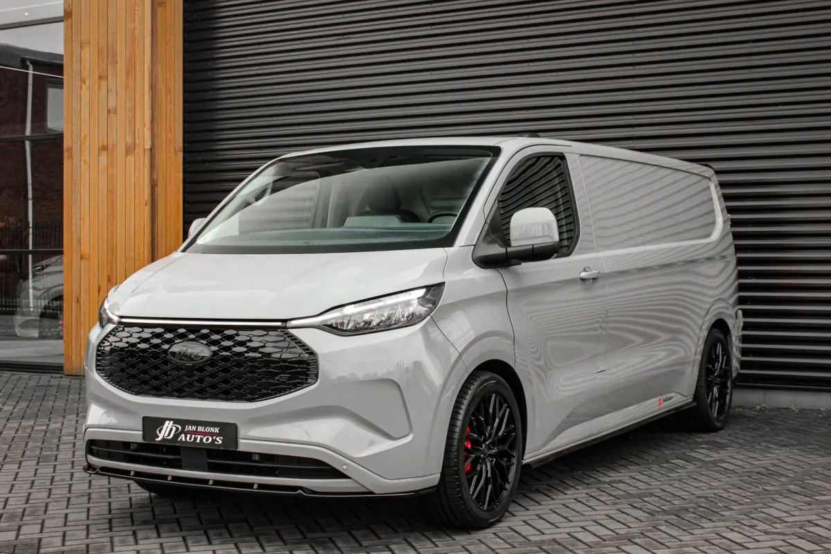 Cust. 340 L2H1 Limited 65 kWh 218PK / JB-EDIITON / CAMERA / 328KM RANGE / APPLE CARPLAY /DRIVERS-PACK /FULL OPTIONS