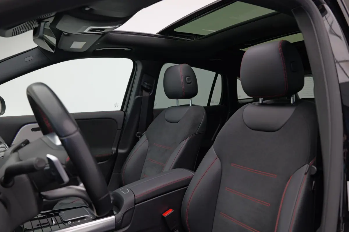 GLA250 4MATIC AMG Line |Pano|Ambient|Camera|