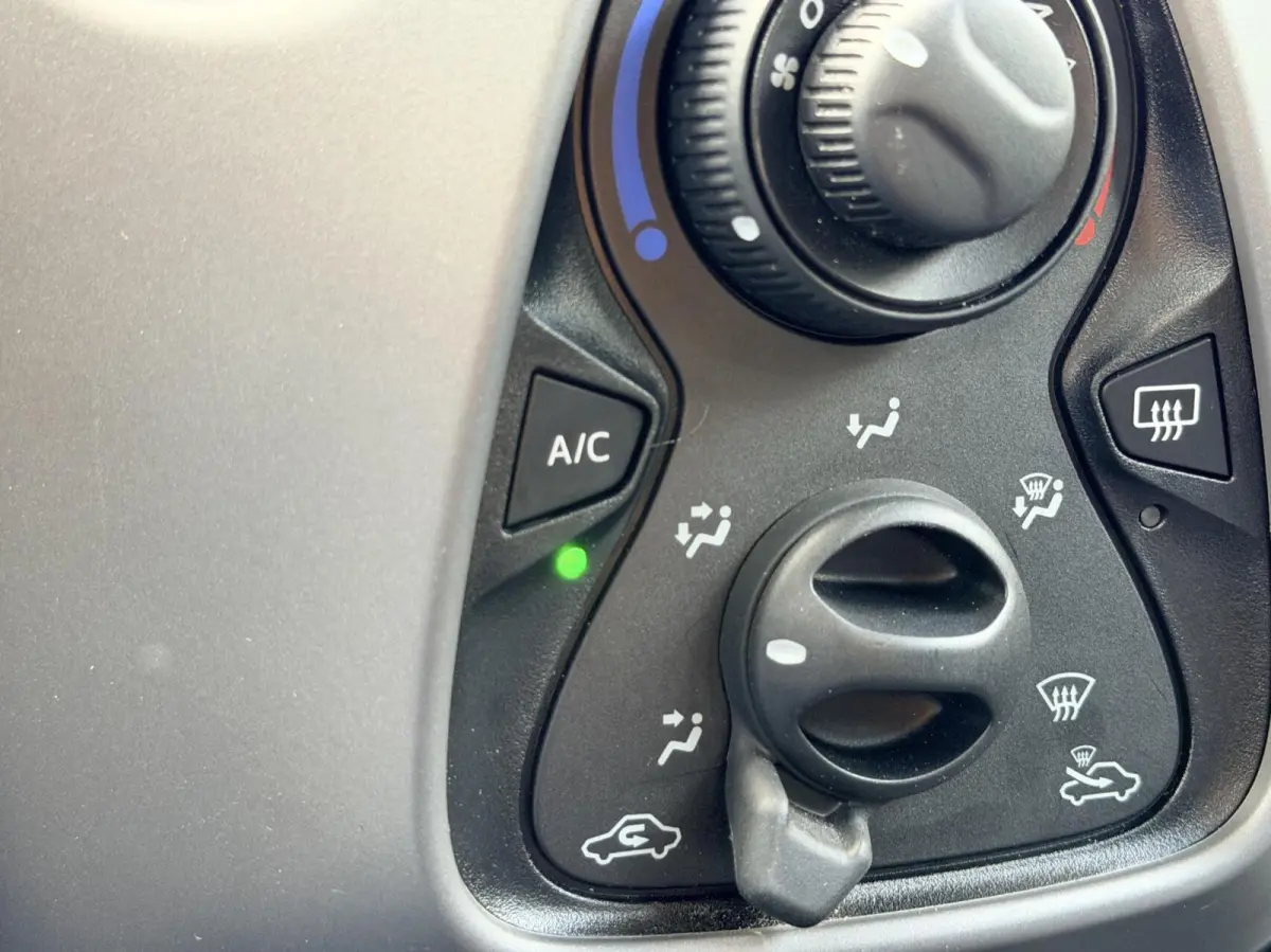 1.0 e-VTi Active | Airco | 5DRS | Bluetooth | Goed Onderhouden | Sportieve Kleur