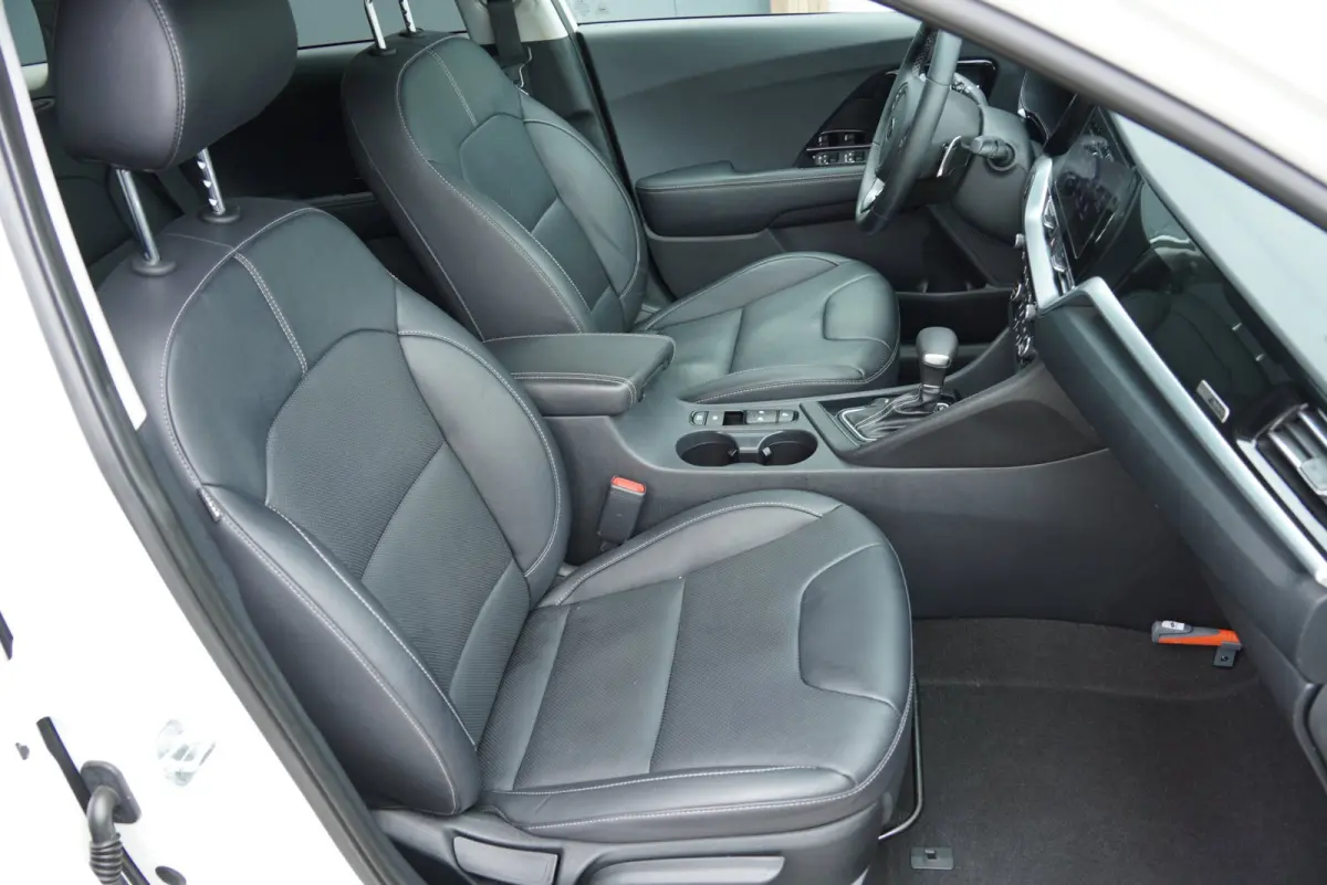 1.6 GDi Hybrid DynamicPlusLine 2021 Stoelverwarming Leder Automaat SUV Adaptive cruise control Carplay Android Navigatie