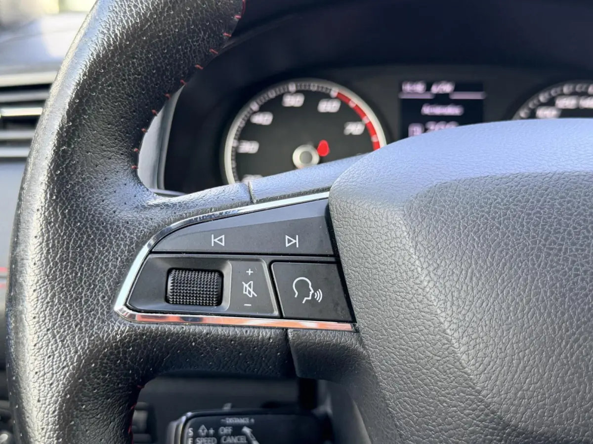 1.5 TSI EVO FR Business Intense Plus | Stoelverwarming | Led | Navi | Camera | 4-Cilinder