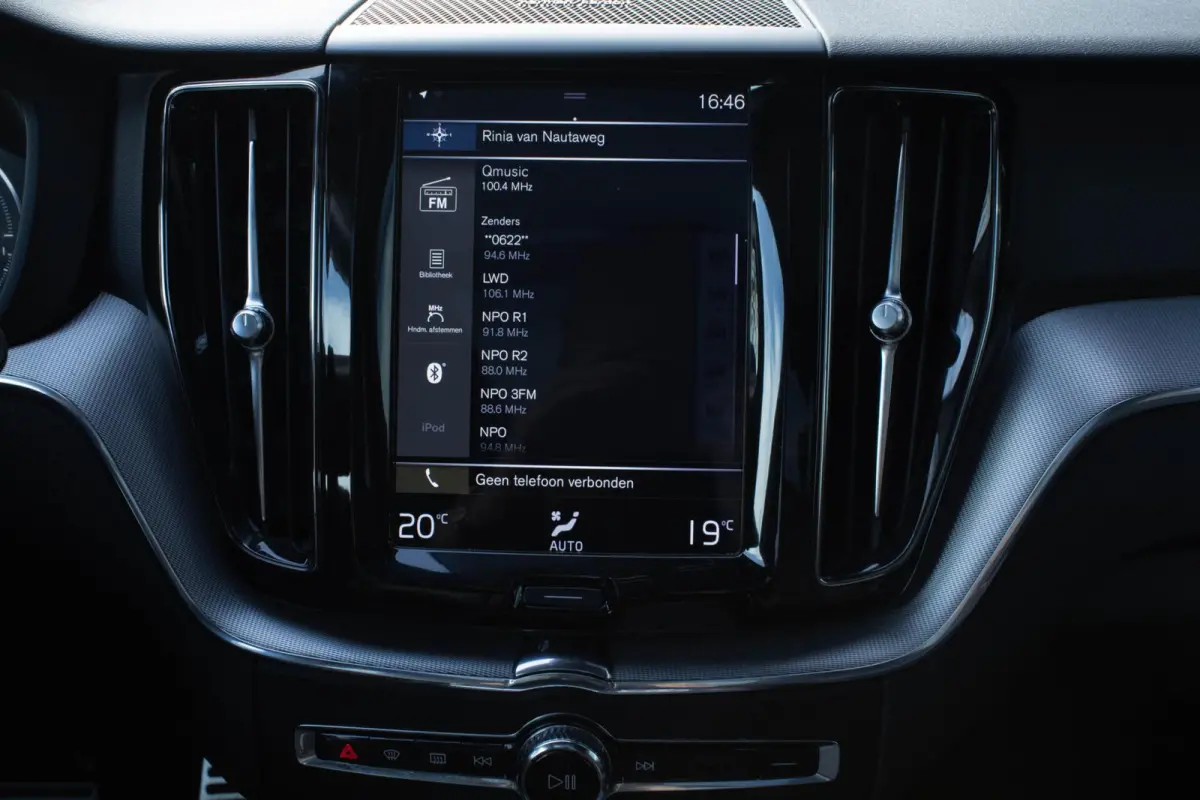 2.0 PHEV T8 Twin Engine AWD R-Design|Pano|21'|