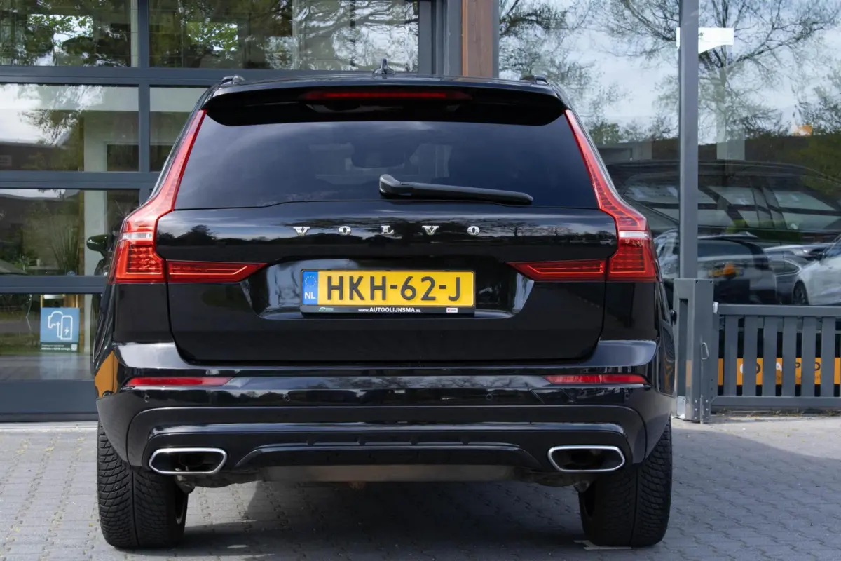 2.0 PHEV T8 Twin Engine AWD R-Design|Pano|21'|
