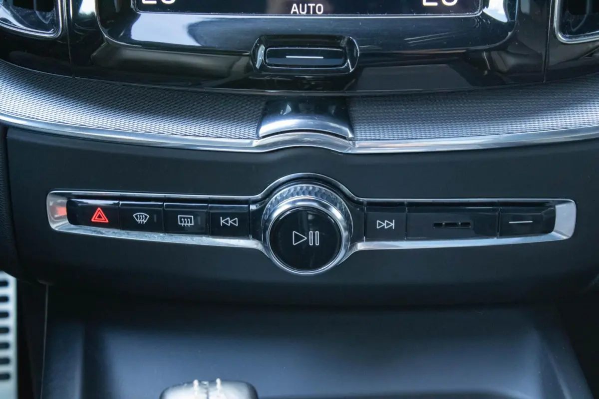 2.0 PHEV T8 Twin Engine AWD R-Design|Pano|21'|