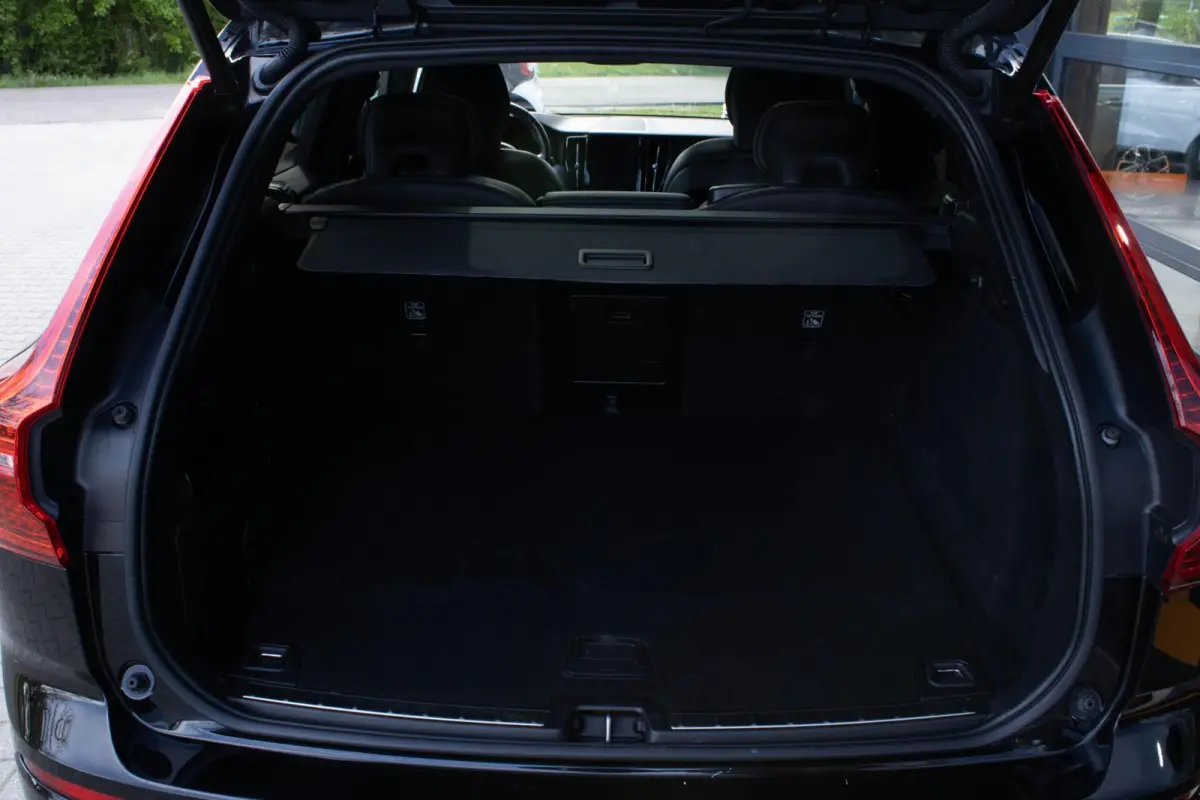 2.0 PHEV T8 Twin Engine AWD R-Design|Pano|21'|