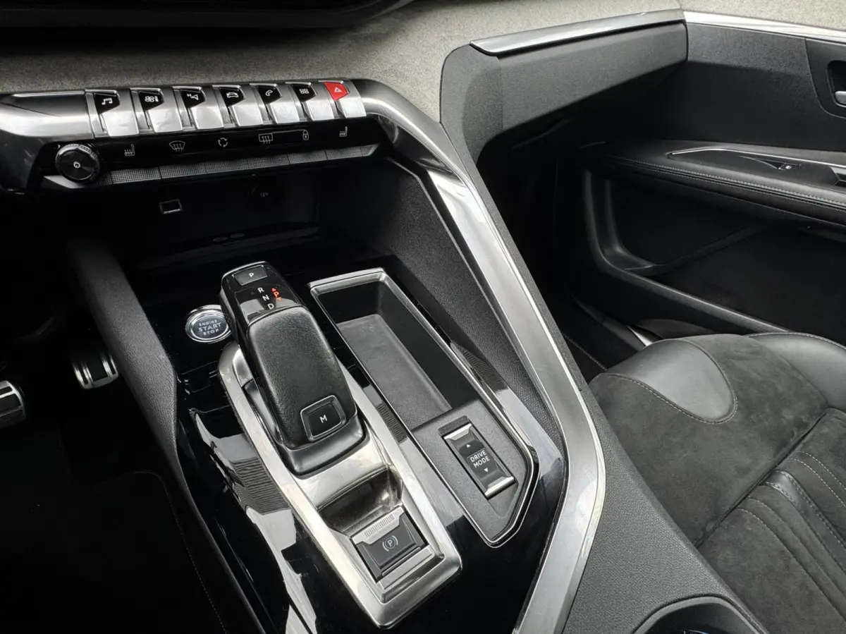 PureTech Blue Lease GT|PANO|Focal|Alcantara/leder|Camera V+A|Elek.stoel.|Adap.Cruise|