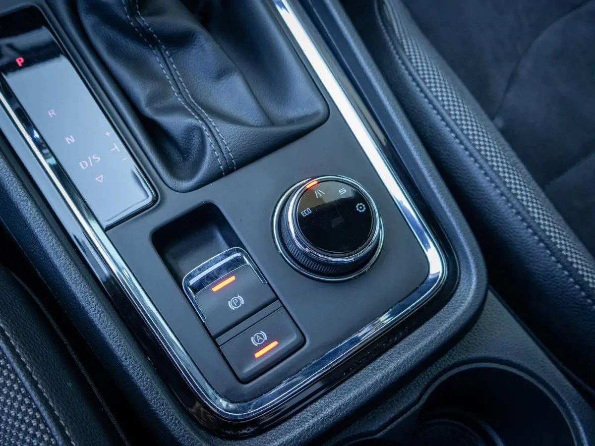 1.5 TSI FR Business Intense Pano LED Virtual Cockpit