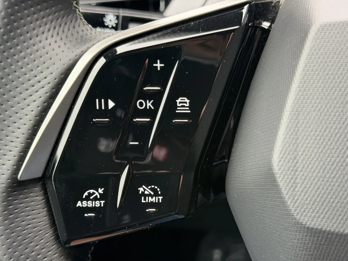 225pk Plug-in Hybrid GT (Elektrische Klep - AGR stoelen incl verwarming/massage/geheugen - Adaptieve Cruise Controle - Keyless Entry - LED - 7 pers. - Parkeersensoren V+A - Camera)