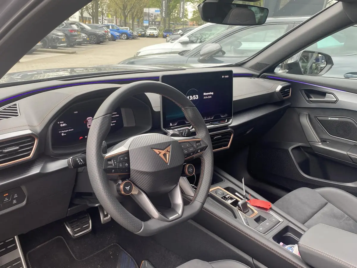 1.5 TSI e-Hybrid Business | PANORAMADAK | DODEHOEK DETECTIE | 360 CAMERA | TRAVEL ASSIST | STUUR-STOEL VERWARMING | SENNHEISER | MEMORY STOELEN |