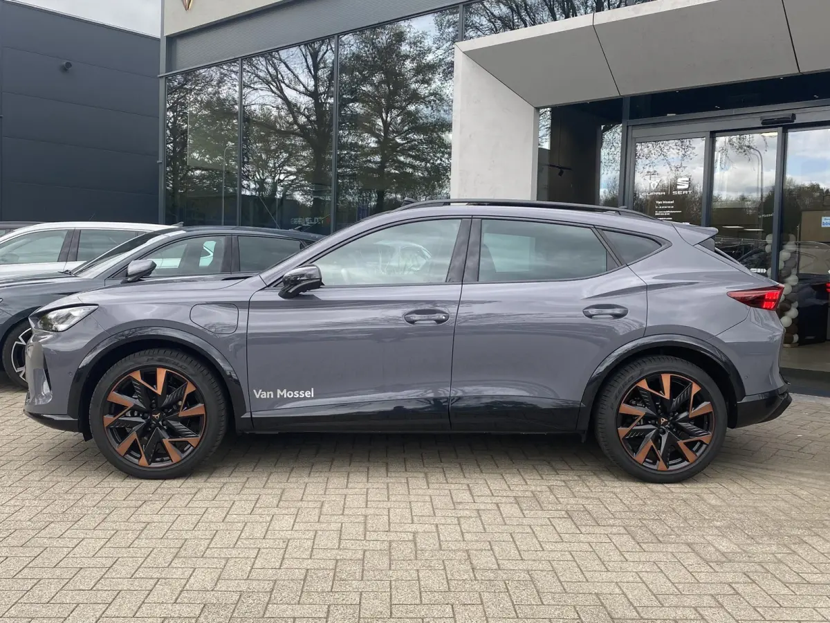 1.5 TSI e-Hybrid Business | PANORAMADAK | DODEHOEK DETECTIE | 360 CAMERA | TRAVEL ASSIST | STUUR-STOEL VERWARMING | SENNHEISER | MEMORY STOELEN |