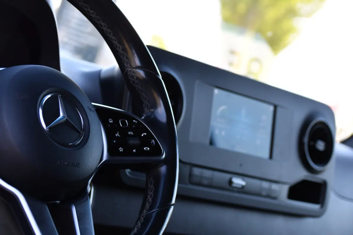 319 1.9 CDI L2H2 RWD Black Edition Camera, Cruise, Carplay, LED, 190pk, Multimedia, Automaat, Geveerde stoel, Sensoren, Trekhaak, Uniek!