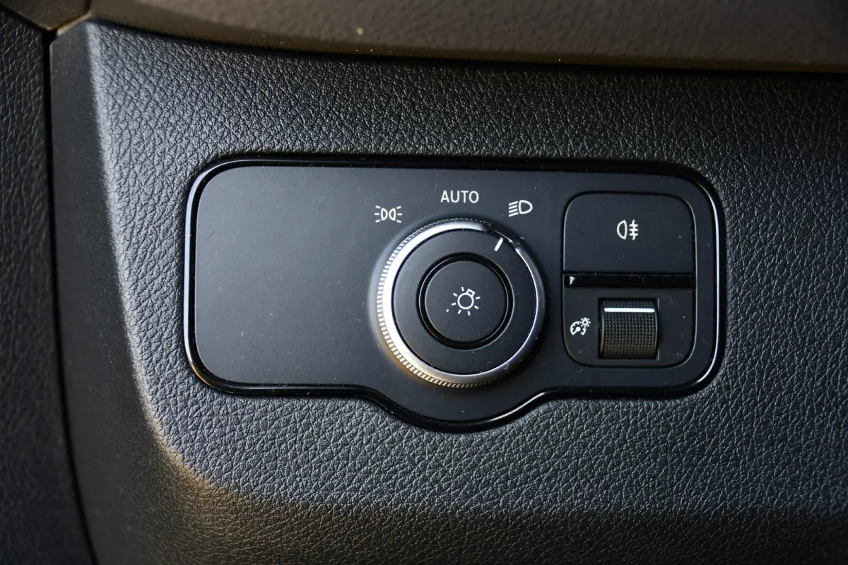 319 1.9 CDI L2H2 RWD Black Edition Camera, Cruise, Carplay, LED, 190pk, Multimedia, Automaat, Geveerde stoel, Sensoren, Trekhaak, Uniek!