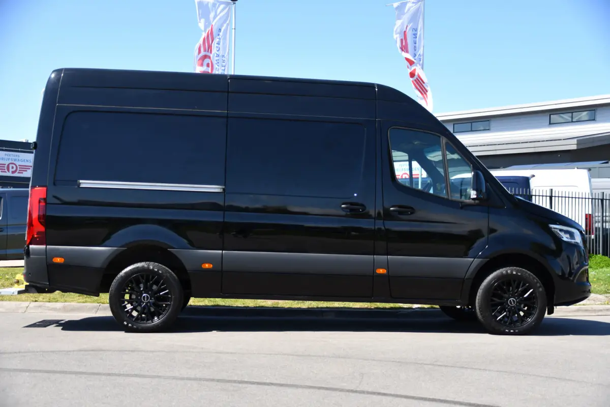 319 1.9 CDI L2H2 RWD Black Edition Camera, Cruise, Carplay, LED, 190pk, Multimedia, Automaat, Geveerde stoel, Sensoren, Trekhaak, Uniek!