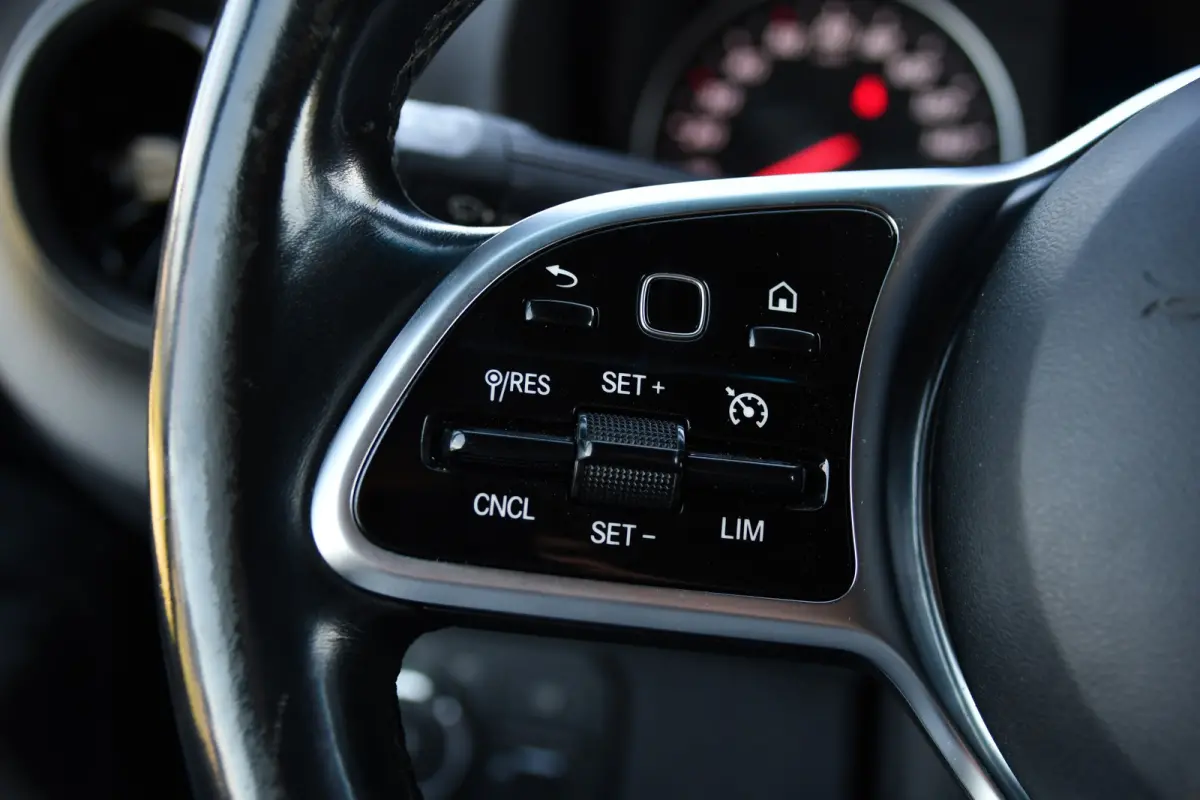 319 1.9 CDI L2H2 RWD Black Edition Camera, Cruise, Carplay, LED, 190pk, Multimedia, Automaat, Geveerde stoel, Sensoren, Trekhaak, Uniek!