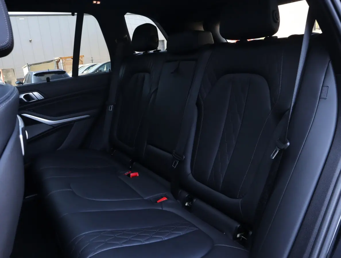 xDrive50e M Sport | Panoramadak | Comfortstoelen | H+K | Lazer | ACC | Stuurverwarming | 360