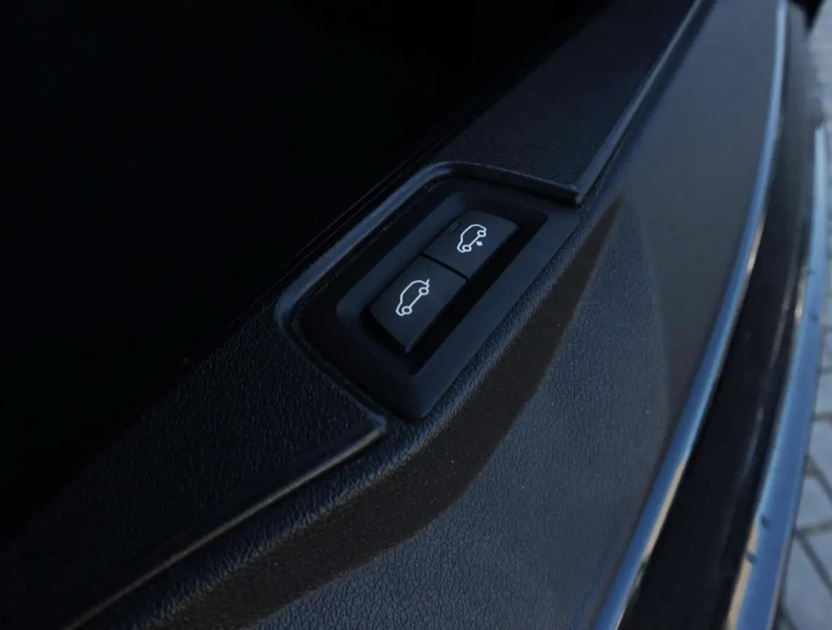 xDrive50e M Sport | Panoramadak | Comfortstoelen | H+K | Lazer | ACC | Stuurverwarming | 360