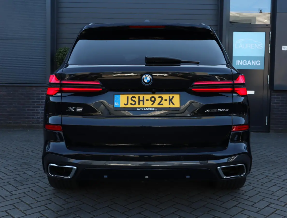 xDrive50e M Sport | Panoramadak | Comfortstoelen | H+K | Lazer | ACC | Stuurverwarming | 360