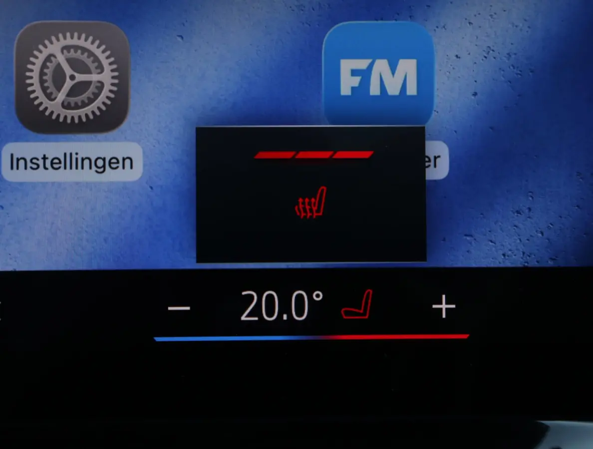 xDrive50e M Sport | Panoramadak | Comfortstoelen | H+K | Lazer | ACC | Stuurverwarming | 360