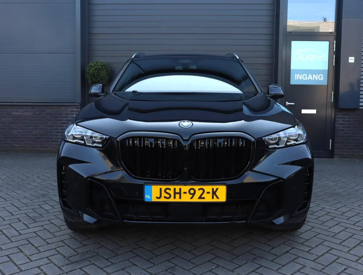 xDrive50e M Sport | Panoramadak | Comfortstoelen | H+K | Lazer | ACC | Stuurverwarming | 360