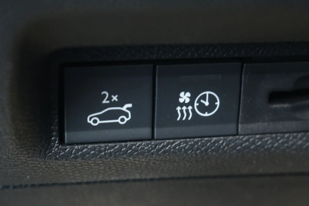 GT Avantage EV 54 kWh | Massage | Memory | Matrix | ACC | 360 Cam | Stoel & stuur verw. | Keyless | Massage | Memory | Matrix | ACC | 360 Cam | Stoel & stuur verw. | Keyless |