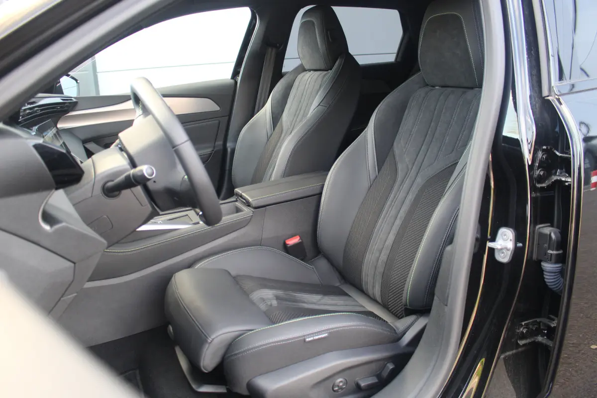 GT Avantage EV 54 kWh | Massage | Memory | Matrix | ACC | 360 Cam | Stoel & stuur verw. | Keyless | Massage | Memory | Matrix | ACC | 360 Cam | Stoel & stuur verw. | Keyless |