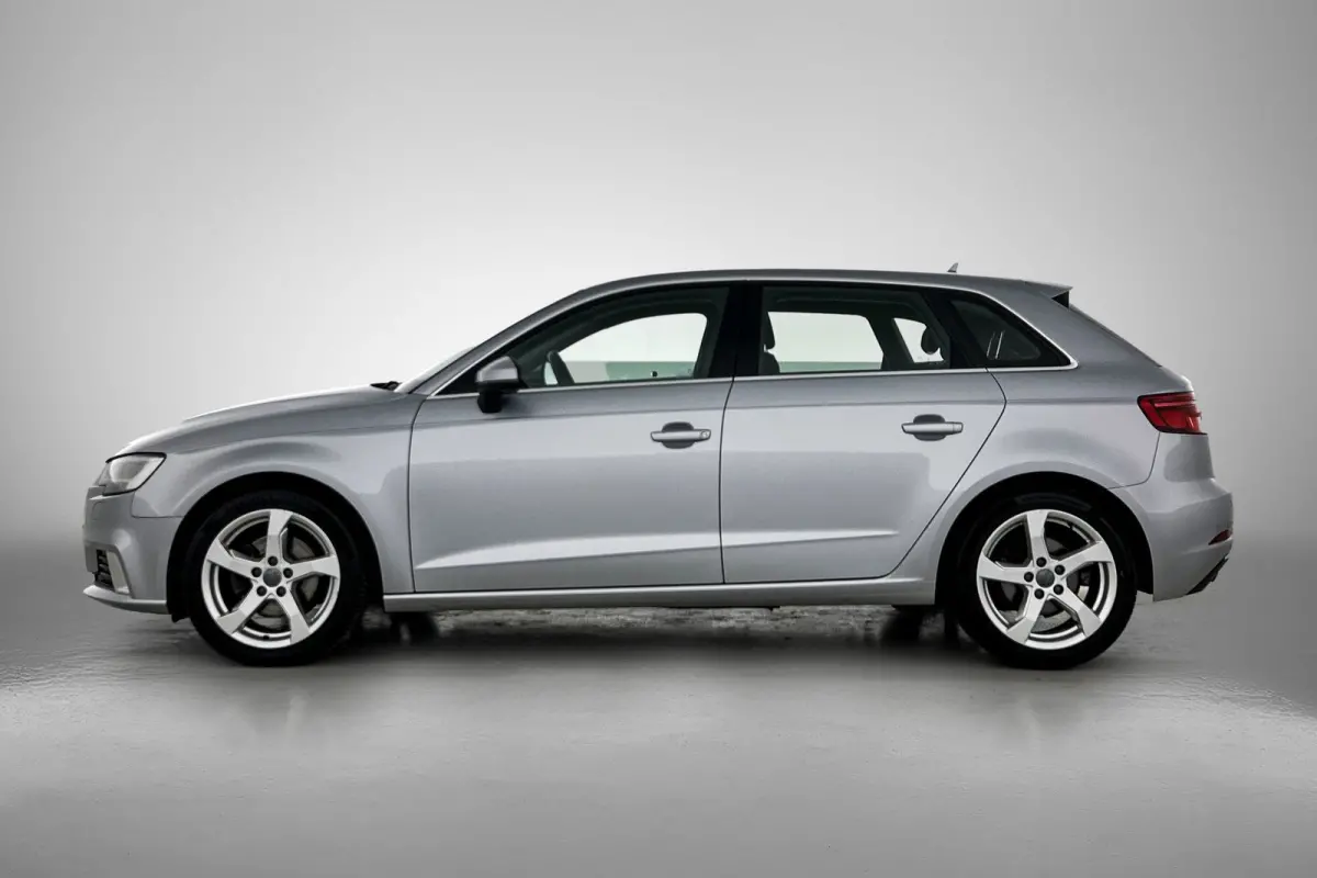 1.0 TFSI Sport Lease Edition (NAVIGATIE, LED, SPORSTOELEN, PDC, STUURBEDIENING)