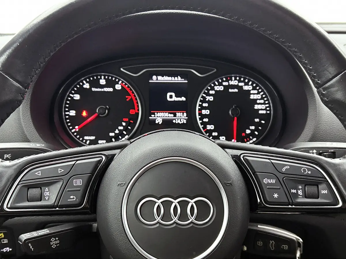 1.0 TFSI Sport Lease Edition (NAVIGATIE, LED, SPORSTOELEN, PDC, STUURBEDIENING)