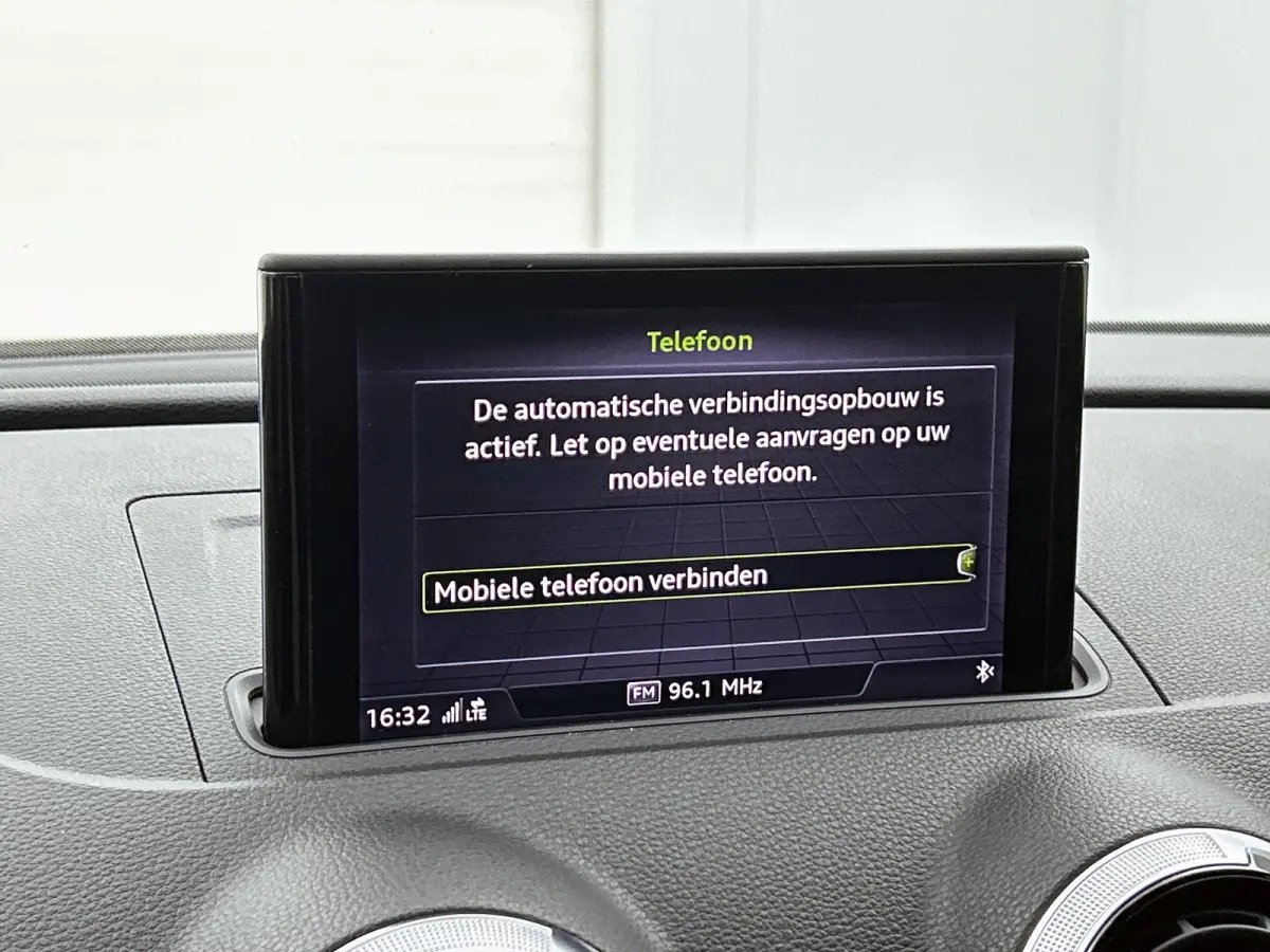 1.0 TFSI Sport Lease Edition (NAVIGATIE, LED, SPORSTOELEN, PDC, STUURBEDIENING)