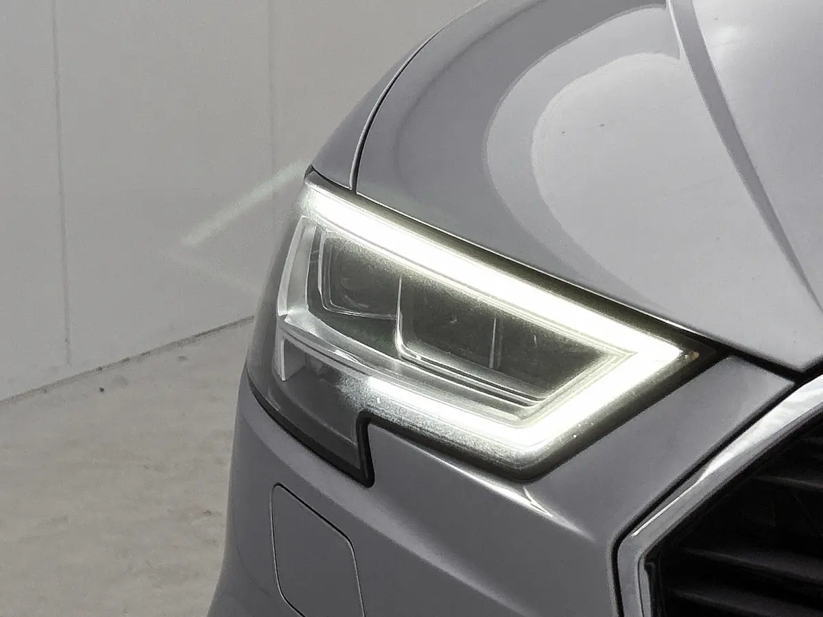 1.0 TFSI Sport Lease Edition (NAVIGATIE, LED, SPORSTOELEN, PDC, STUURBEDIENING)