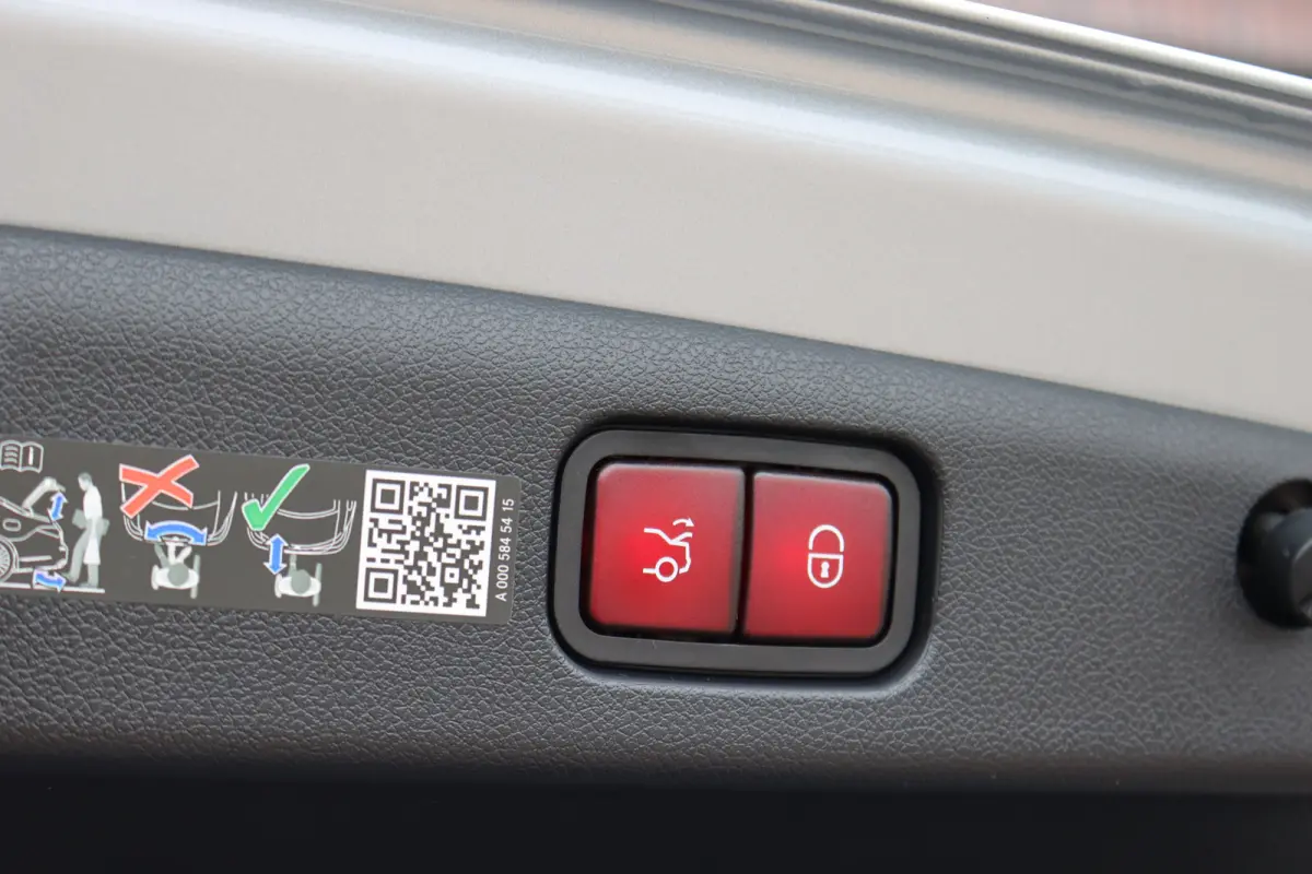 220 d AMG Line | Hyperscreen | Distronic | Memory | Burmester | HUD | 3D-Display | Panoramadak | Surround Camera | Keyless Go | Digital Light |