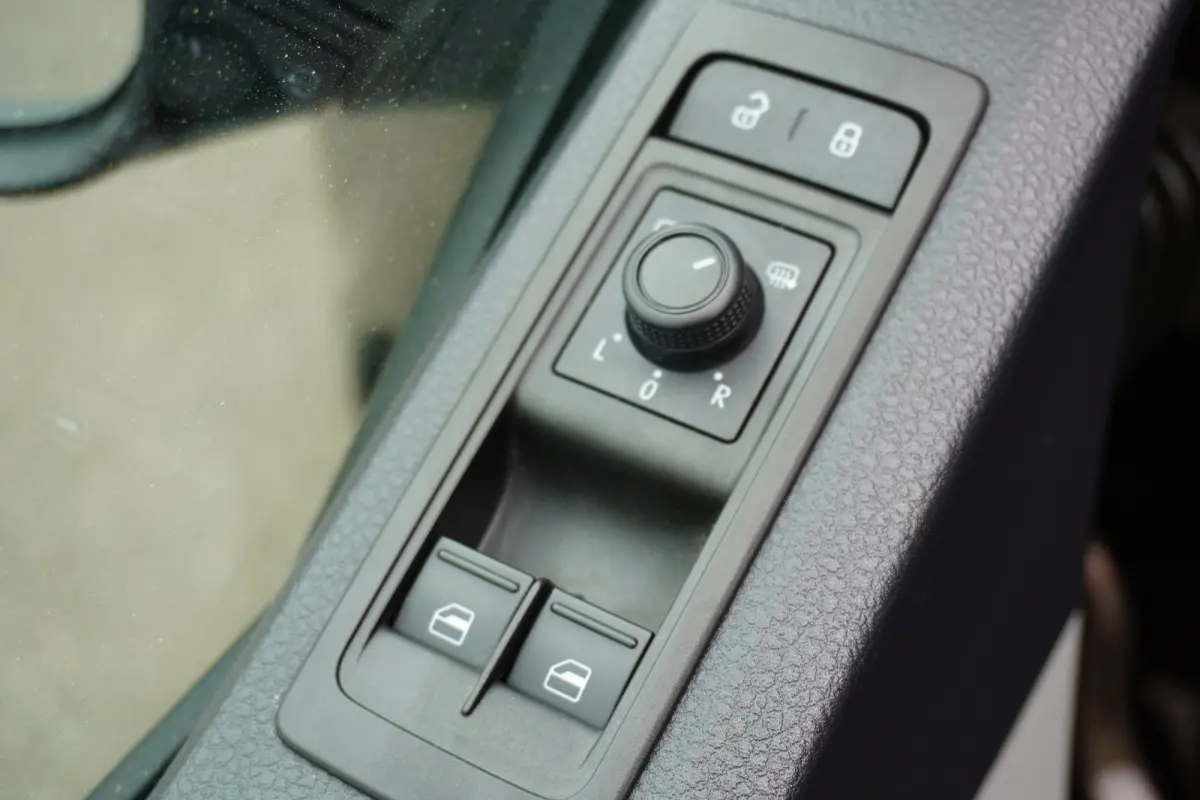 204pk Euro6 Automaat L2H1 2x Schuifdeur Dubbele cabine Highline 70 Edition LED Navigatie Trekhaak Parkeersensoren Cruise control Stoelverwarming